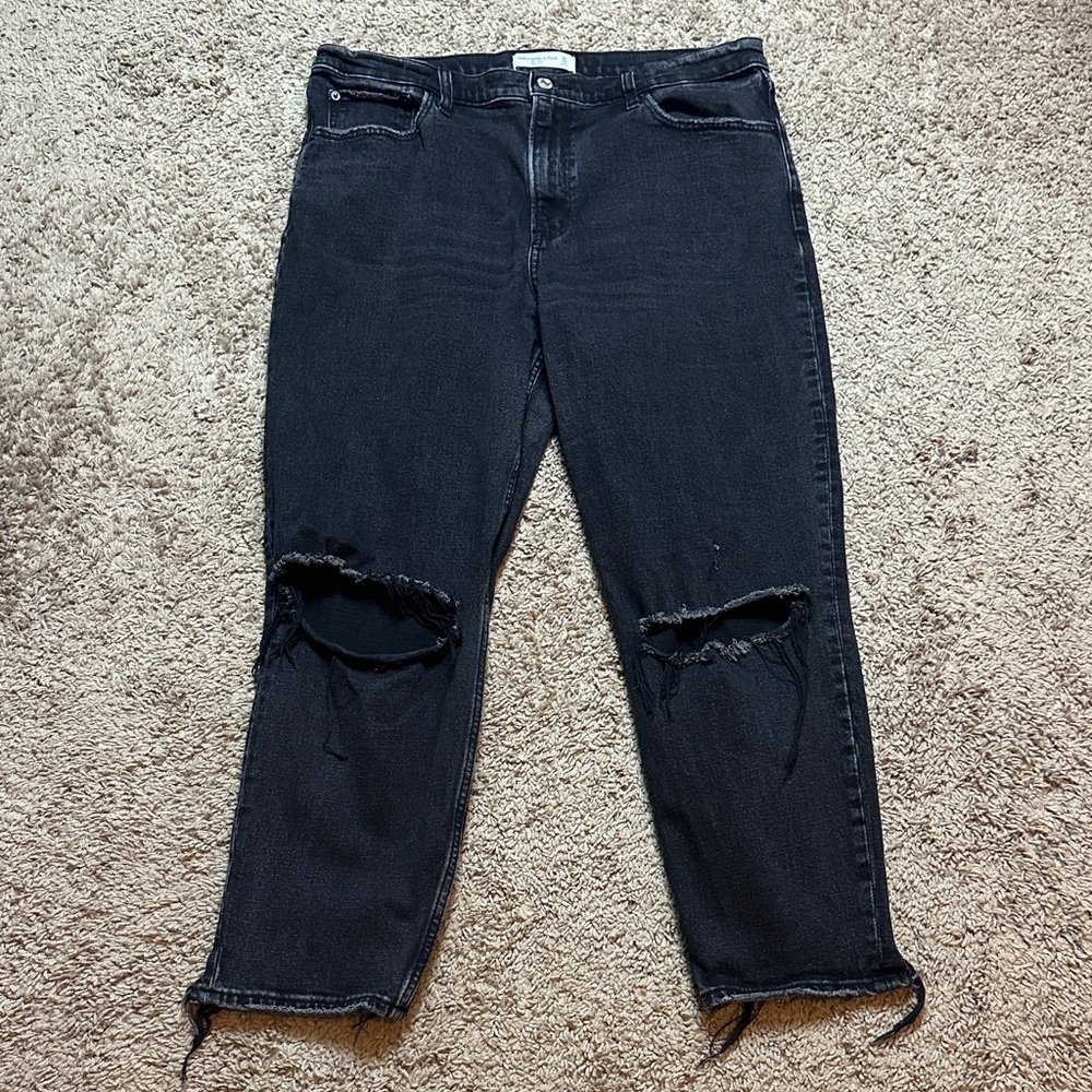 Abercrombie & Fitch The Mom High Rise Jeans Black Distressed Ripped Size 32/14R
